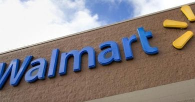 Walmart CEO Scolds Trump – Walmart Customers: “Maybe CEO’s Should Keep their Mouths Closed