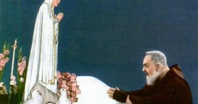 Padre Pio invites you to recite the Holy Rosary and reminds you: Satan will never destroy this prayer!