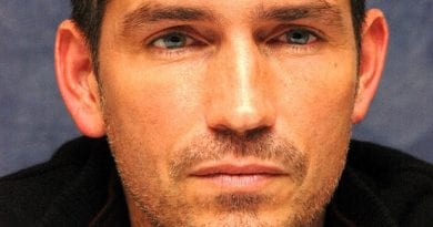 A New Year’s Resolution –  Jim Caviezel:  “Embrace your cross…We must be ‘warriors’ ready to risk our lives for the Gospel” Powerful, powerful Video.