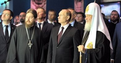 Putin’s Warns: “How do you not understand that the world is being pulled in an irreversible direction? ”  ..Head of Russian Orthodox Church talks of  “end of the world is near” … Tells Putin events “Already visible to the naked eye”