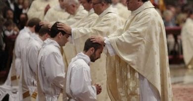 Report: Pope to Consider Married Priests