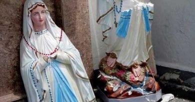 Signs:  “They are Christians’: Obama & Clinton lambasted for calling bombed Sri Lankans ‘Easter worshipers’…Prominent Democrats deliberately avoided using the word “Christian”