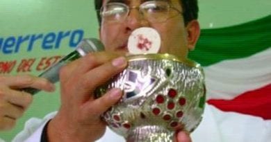 Eucharistic Miracle in Mexico…Priest Receives Instructions from Mysterious Voice at 3:00 pm  the Hour of Mercy…”surprised but convinced it was the voice of God.”