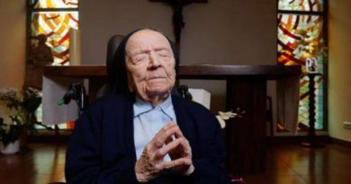Sister Andrè: 116 years in the service of God and the poor – Oldest woman in Europe is a Nun ..Pray for Sister Andrè:.. Her life? Completely dedicated to the poor, orphans and the elderly.