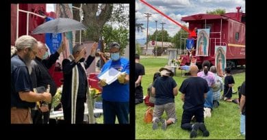 Signs: “Every mayor across the country who is Catholic needs to do this. This is the time.” New Mexico Mayor consecrates his town to the Immaculate Heart of Mary.