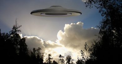 Commercial Airline Pilots Keep Reporting UFOs Over Canada